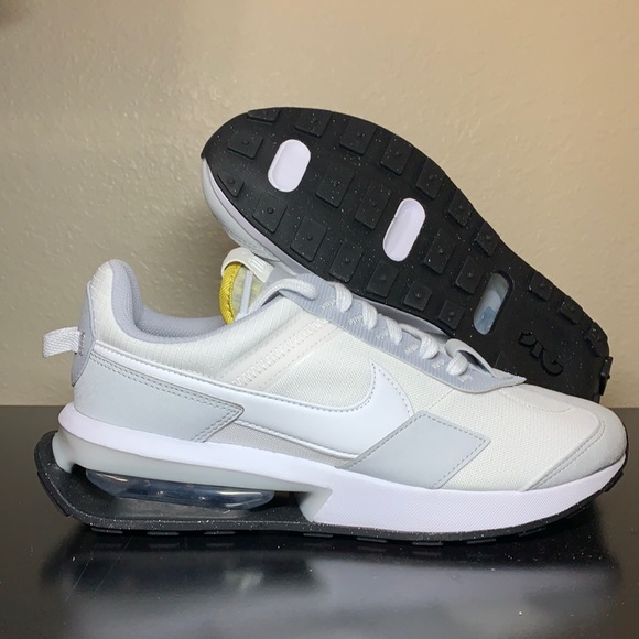Nike Shoes - Nike Air Max Pre-Day